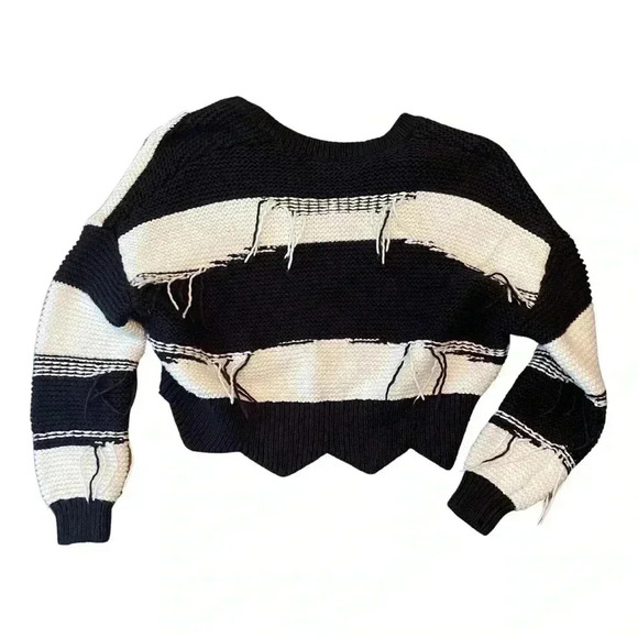 Wildfox Distressed Crop Fringe Oversized Sweater Size Small - Picture 9 of 9